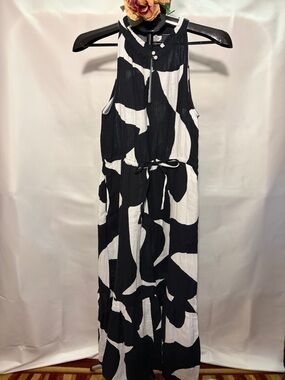Time and Tru Black and White Patterned Maxi Dress